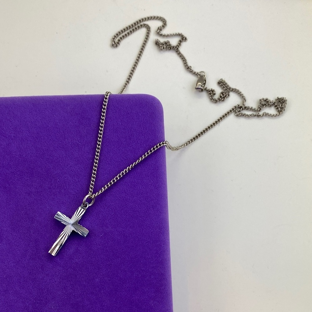 💛 Radiant Silver Cross Necklace | 24 Inch Chain | Classic Religious Statement
